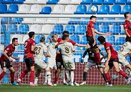 Imagen del partido entre el Mirandés y el Depor.