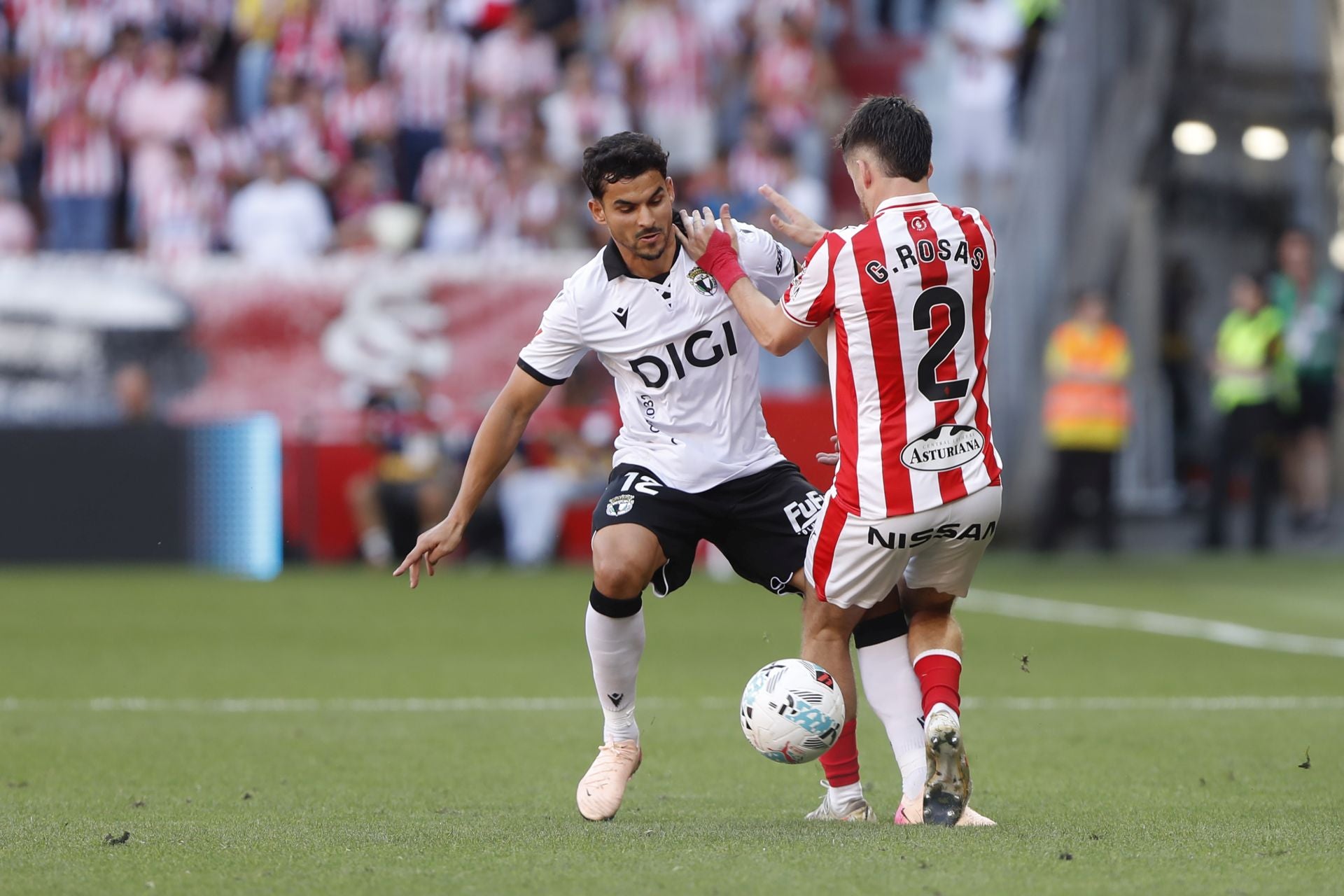 Todas las imágenes del partido entre el Sporting de Gijón y el Burgos CF