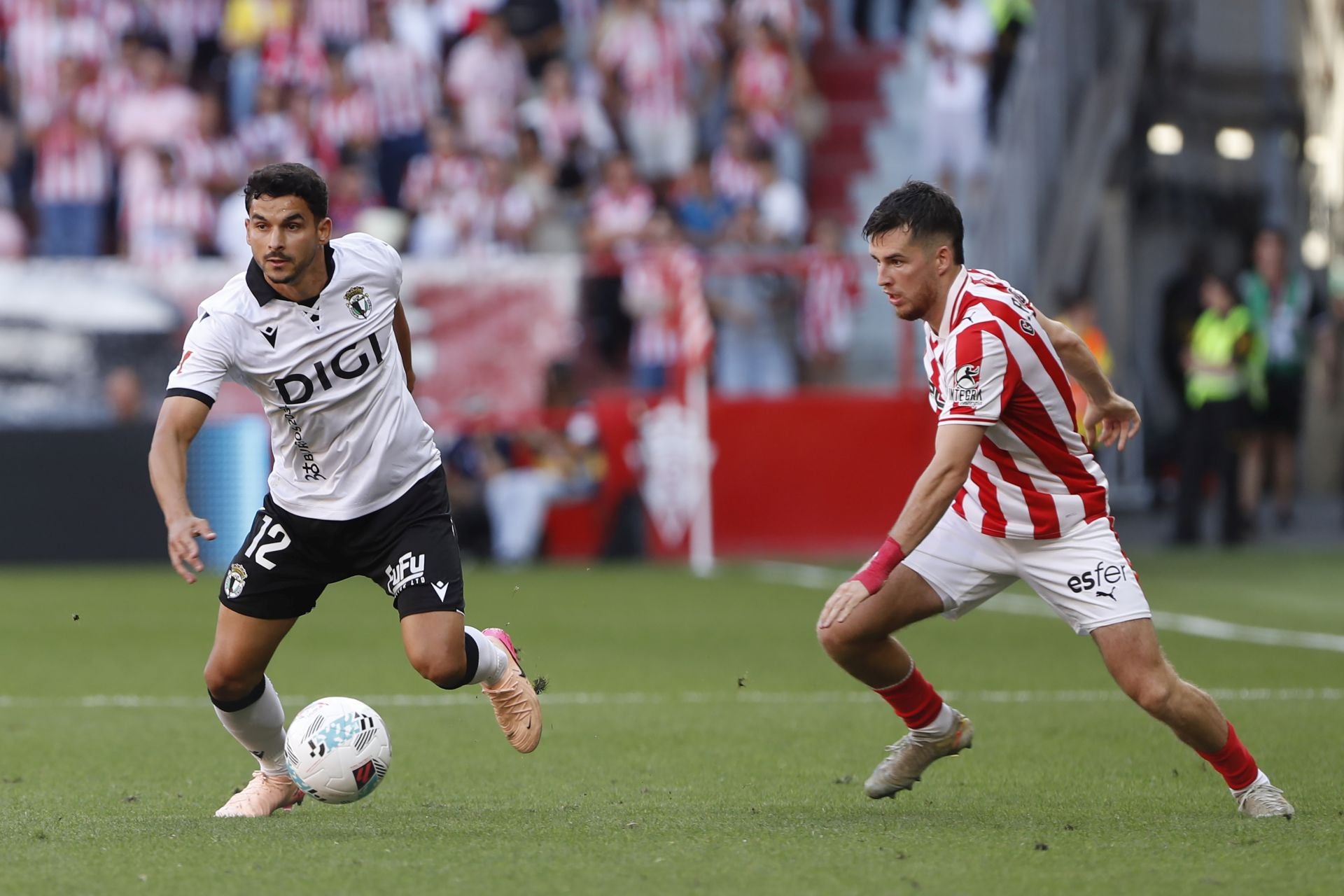 Todas las imágenes del partido entre el Sporting de Gijón y el Burgos CF
