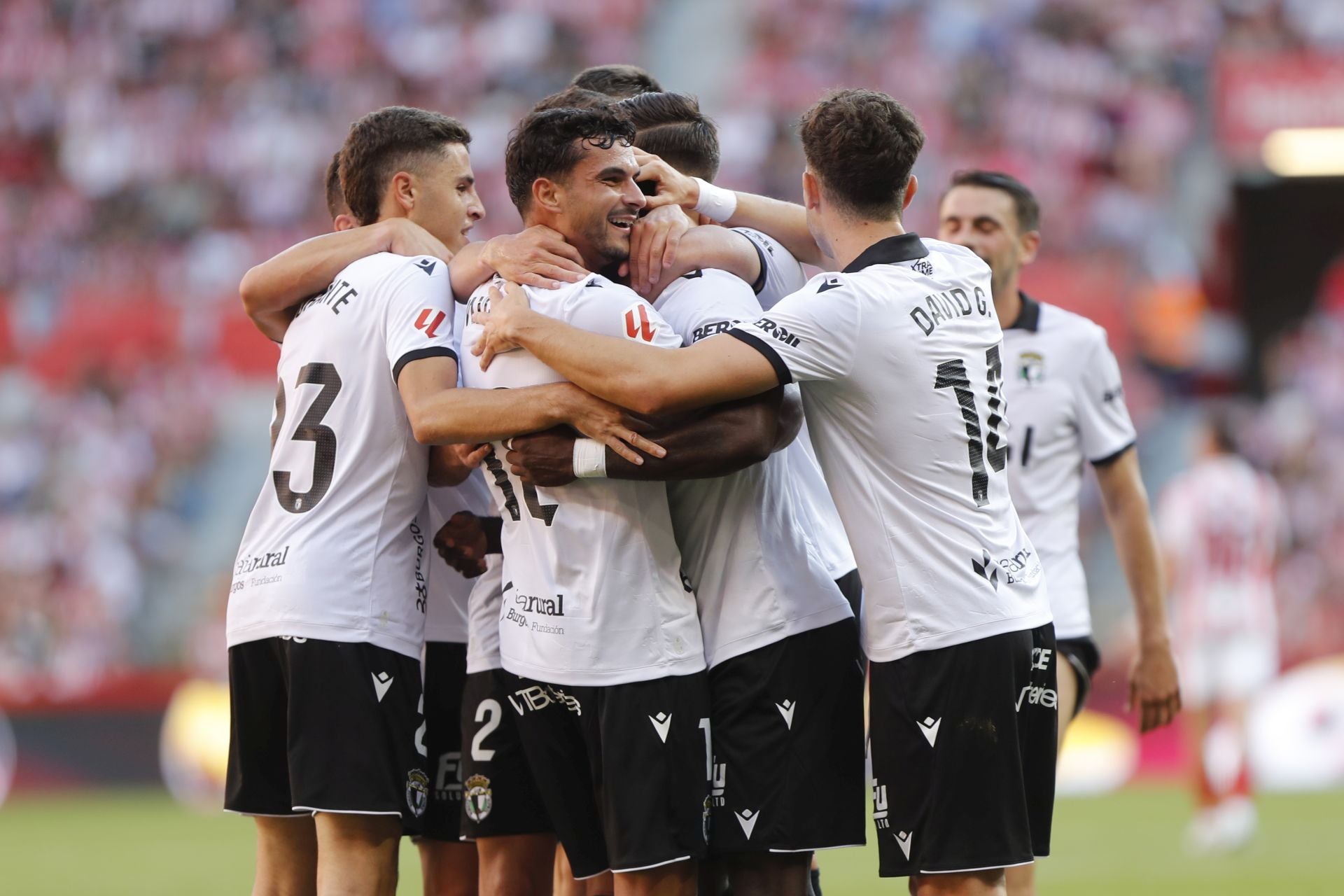 Todas las imágenes del partido entre el Sporting de Gijón y el Burgos CF