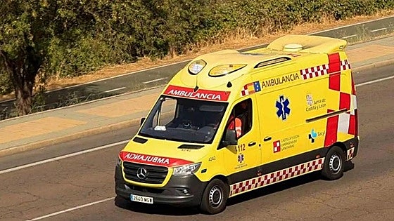 La colisión entre un camión y un turismo en Burgos provoca un incendio y deja dos heridos