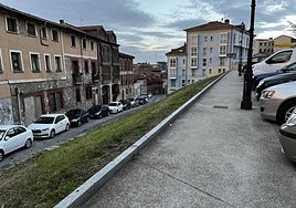 Aparcar en el Casco Alto es una tarea complicada.