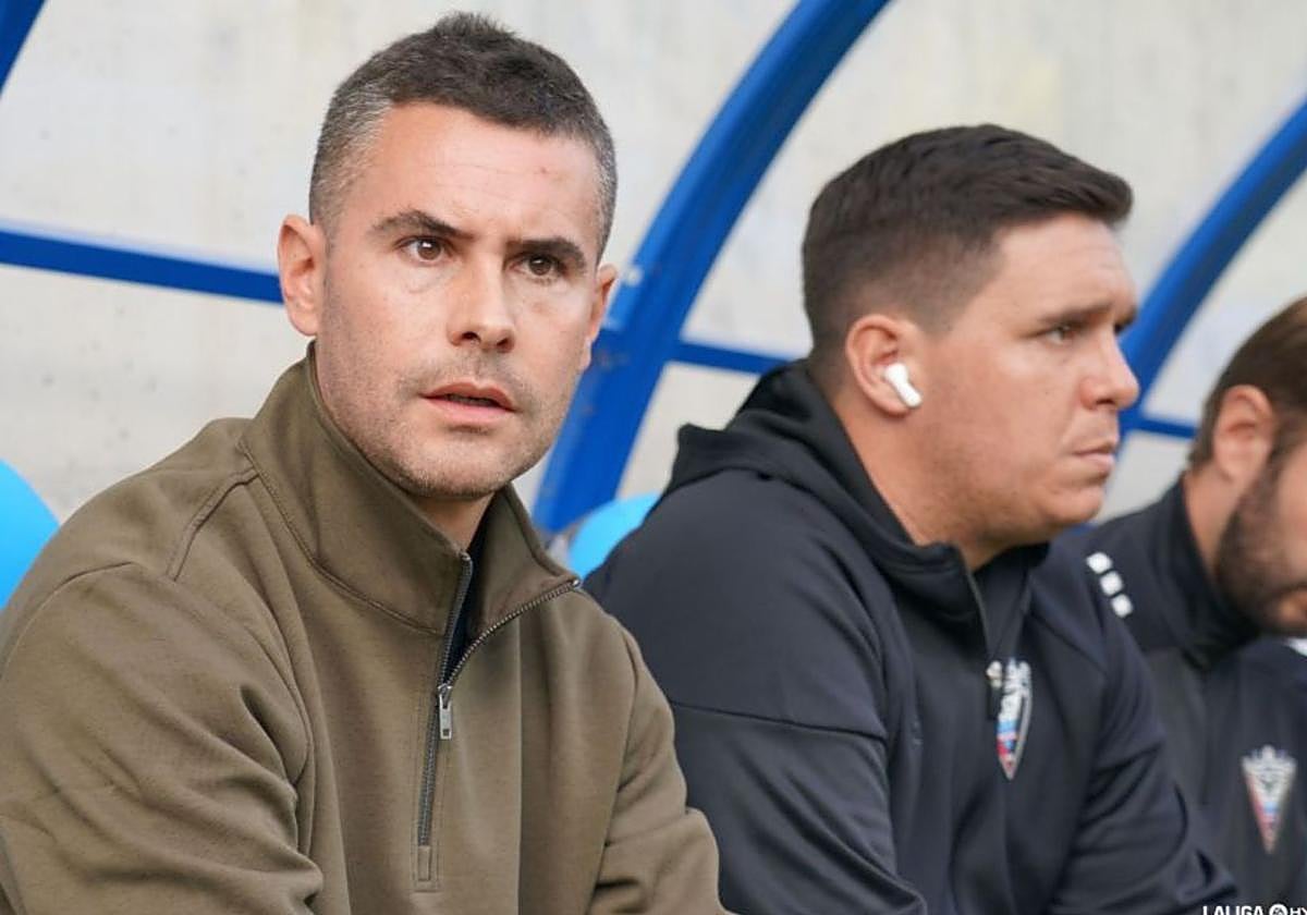 Fran Justo, entrenador del CD Mirandés.