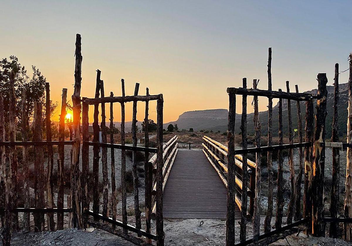 Valla del campo de prisiones de Betterville de la película 'El bueno, el feo y el malo', rodada en Burgos.