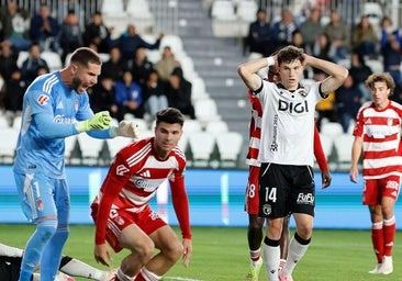 Un Burgos CF sin acierto no pasa del empate ante un Granada que no fue superior