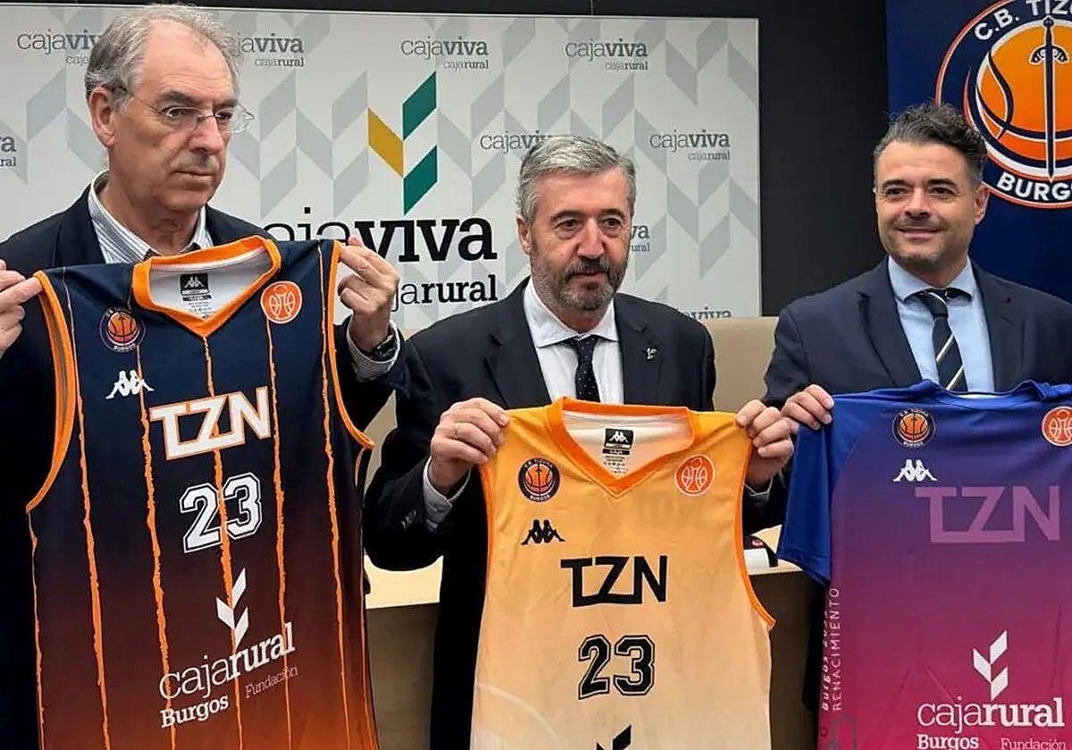 De izda. a dcha. Miguel Ángel Benavente, Tomás Fisac y Roberto Portilla.