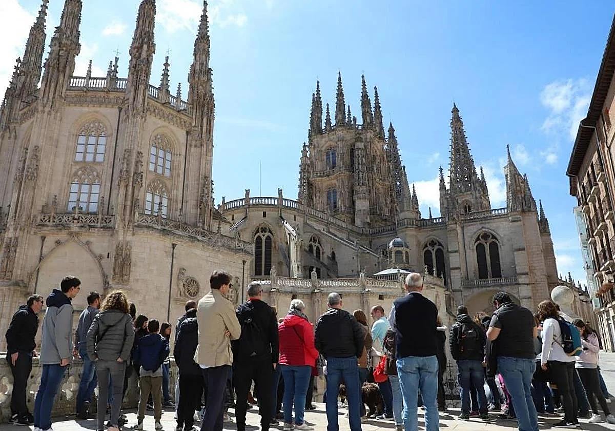 La Catedral de Burgos es una de las principales actracciones turísticas de la capital burgalesa.