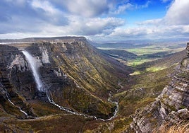 El Salto del Nervión es el gran reclamo del Monte Santiago.