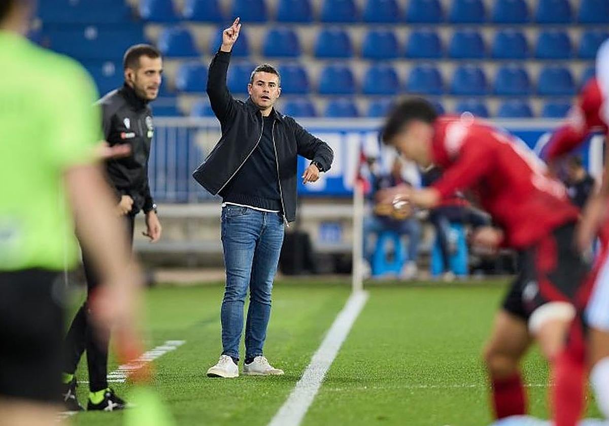 Fran Justo, entrenador del Mirandés.