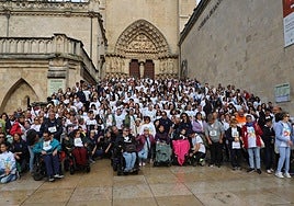 Grupo de participantes de la I Marcha Cidiana en Burgos