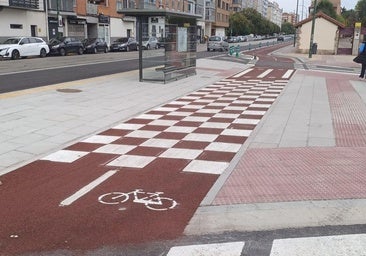 Las bicicletas ya pueden rodar por el carril bici de la avenida Constitución