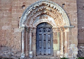 Portada de la Iglesia de San Andrés de Soto de Bureba