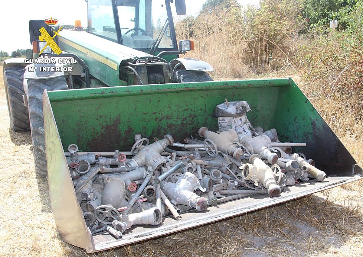 Imagen secundaria 1 - Material robado en la finca. 