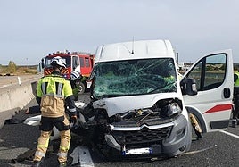 Imagen de la actuación de los Bomberos de Burgos en el accidente.