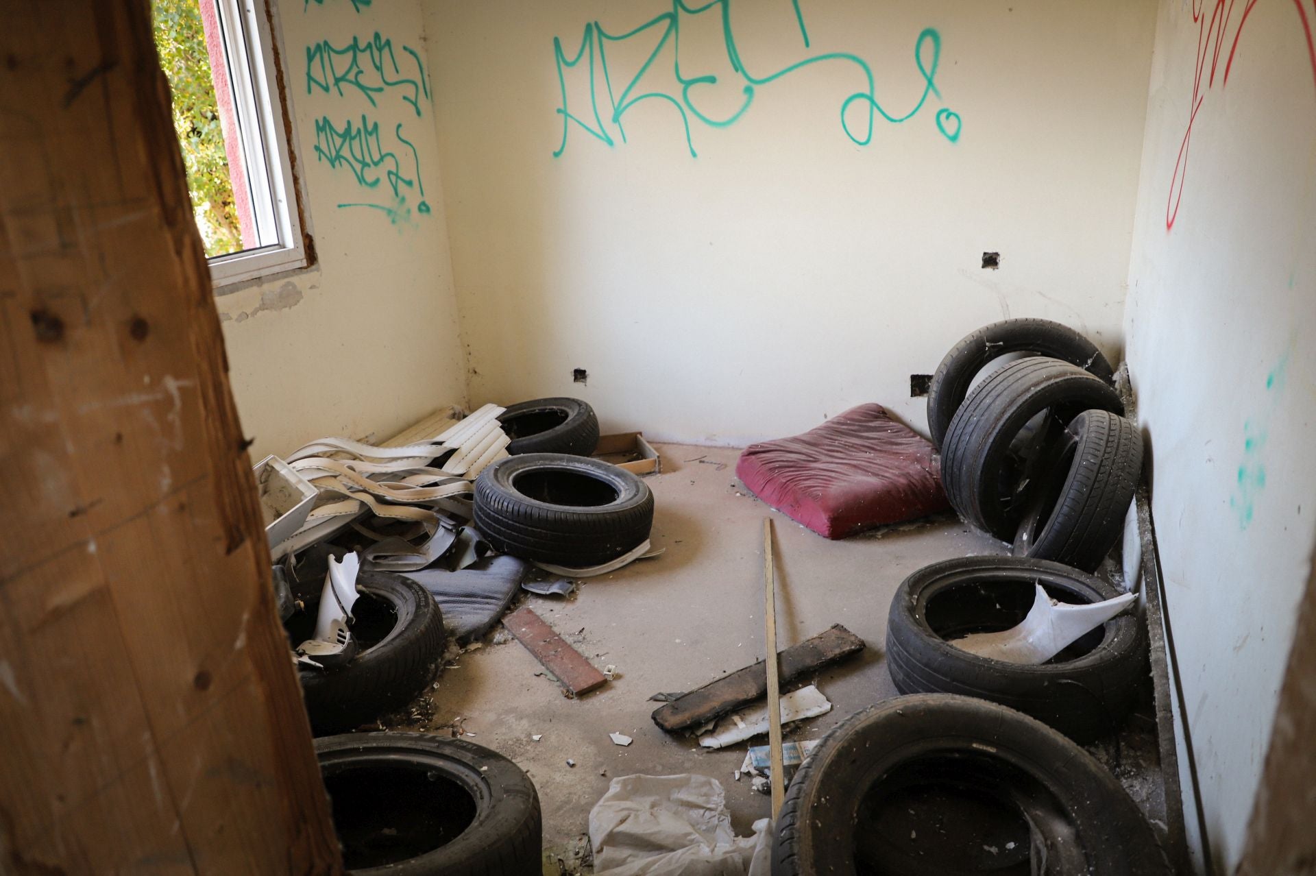 Así está la urbanización fantasma de un pueblo de Burgos, en imágenes