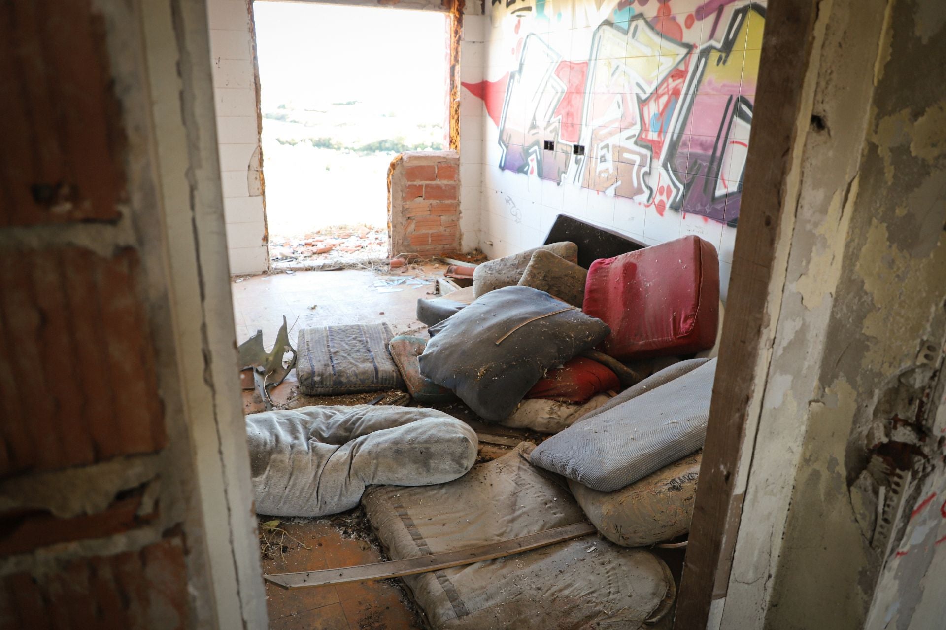 Así está la urbanización fantasma de un pueblo de Burgos, en imágenes