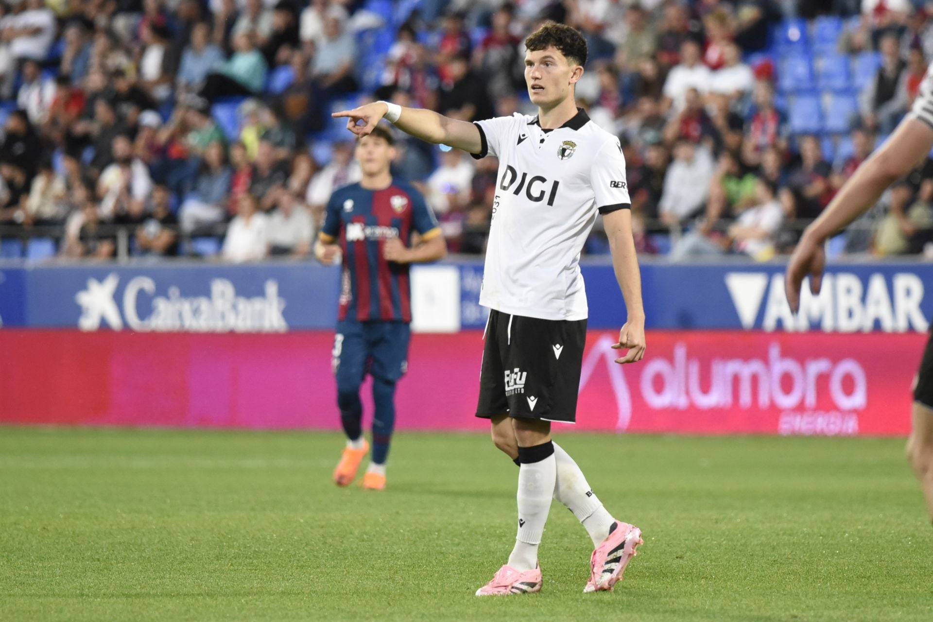 Todas las imágenes del encuentro entre el SD Huesca y el Burgos CF