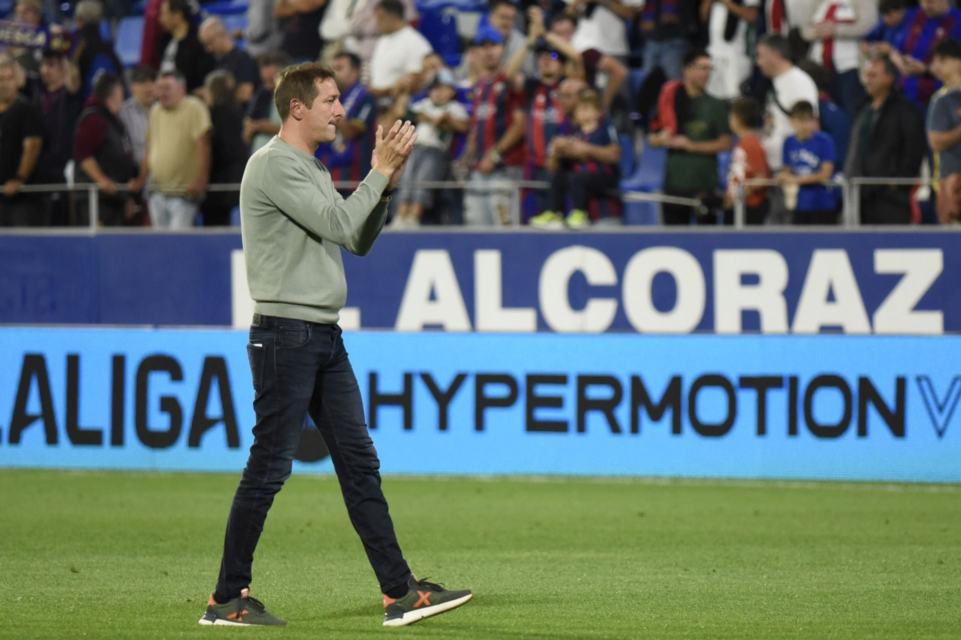 Todas las imágenes del encuentro entre el SD Huesca y el Burgos CF