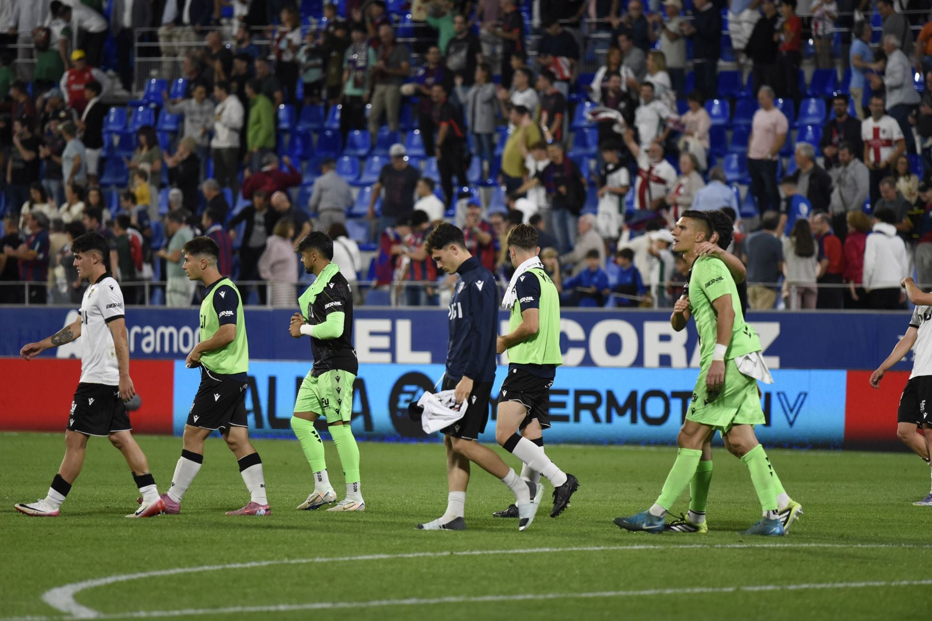 Todas las imágenes del encuentro entre el SD Huesca y el Burgos CF