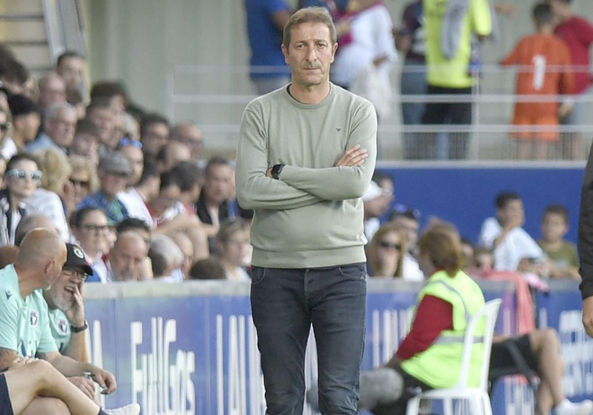 Luis Miguel Ramis durante el encuentro del SD Huesca frente al Burgos CF en El Alcoraz