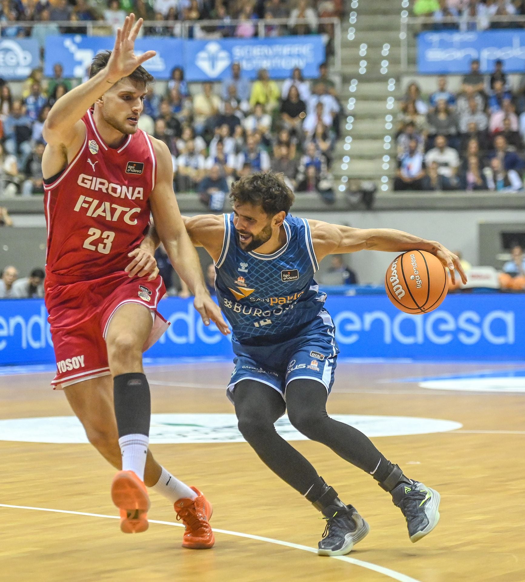 Todas las imágenes del primer partido de temporada entre el San Pablo Burgos frente al Bàsquet Girona