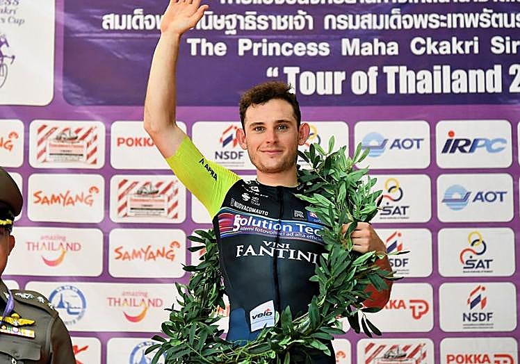 Lorenzo, en el podio tras su victoria en Tailandia.