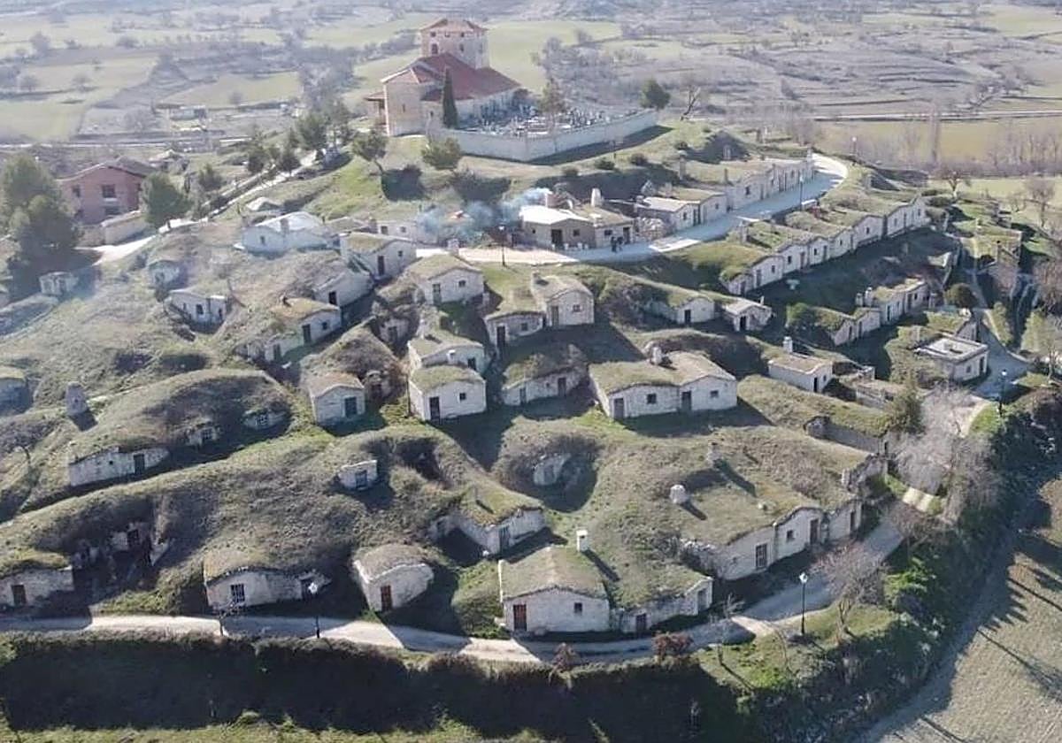 Vista de el barrio de bodegas de 'El Cotarro' en Moradillo de Roa.