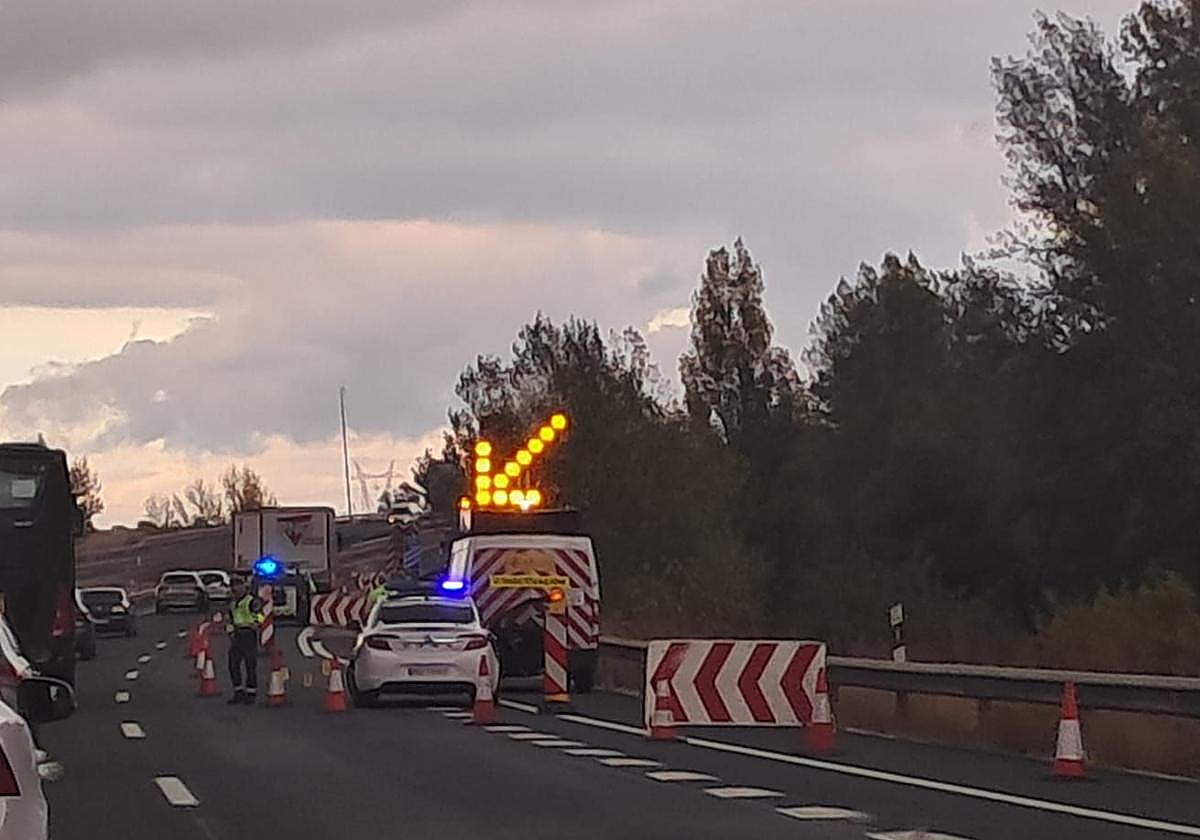 Lugar del accidente en la AP-1 en Burgos, donde se están produciendo retenciones kilométricas.