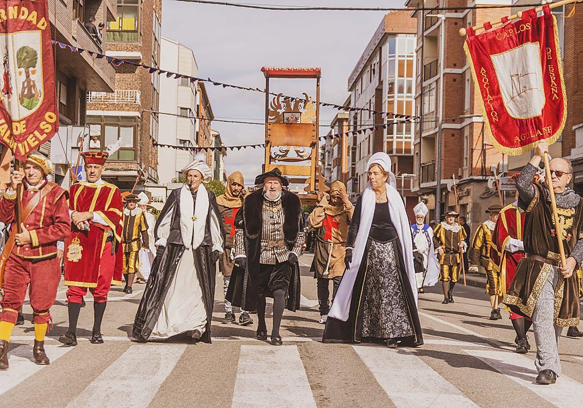 Imagen de una edición anterior de la recreación del paso de Carlos V por la ciudad.