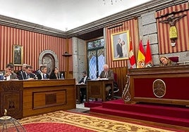 Parte del equipo de Gobierno del Partido Popular en un pleno en la ciudad de Burgos.