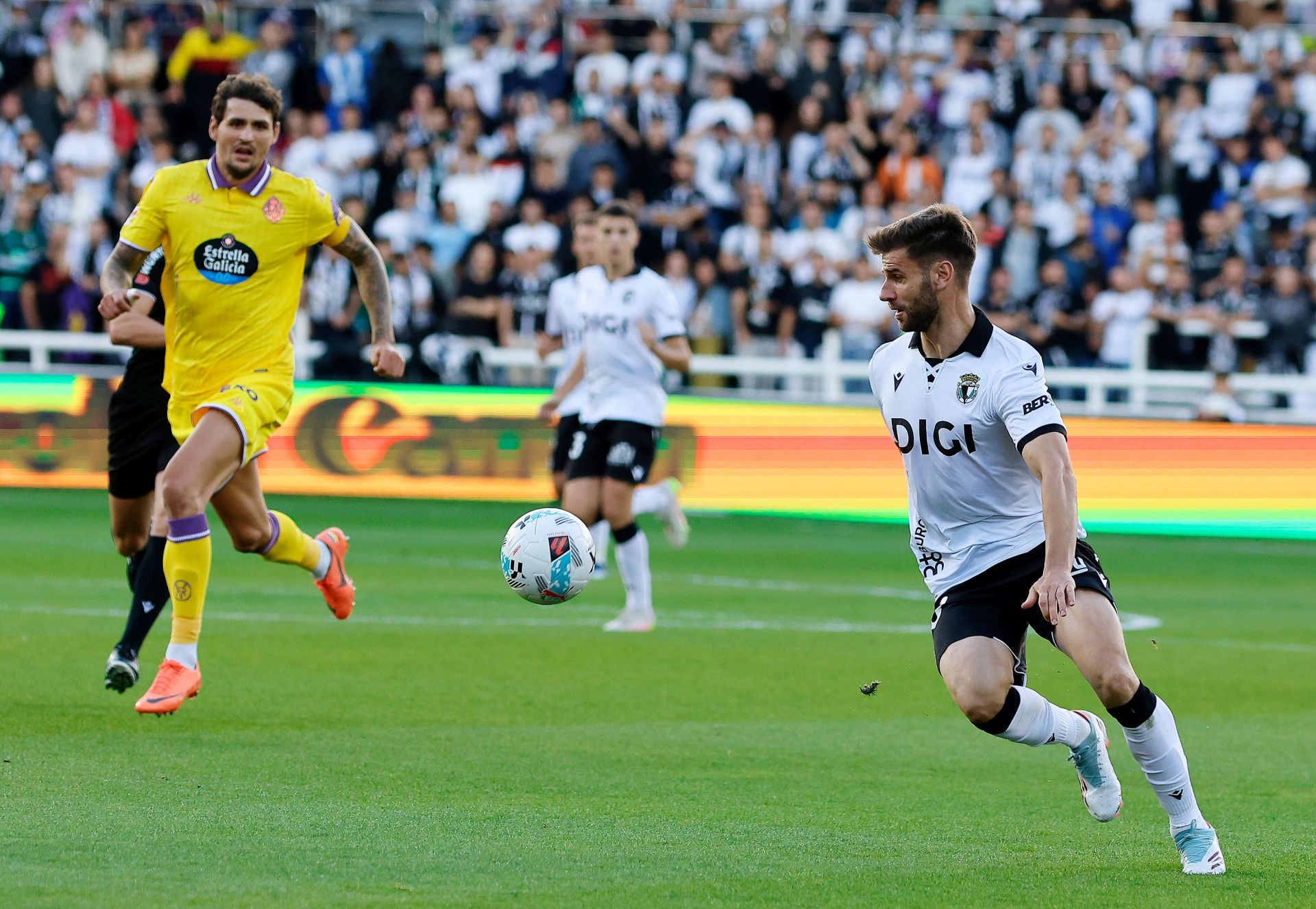 El derbi entre el Burgos CF y el Real Valladolid, en imágenes