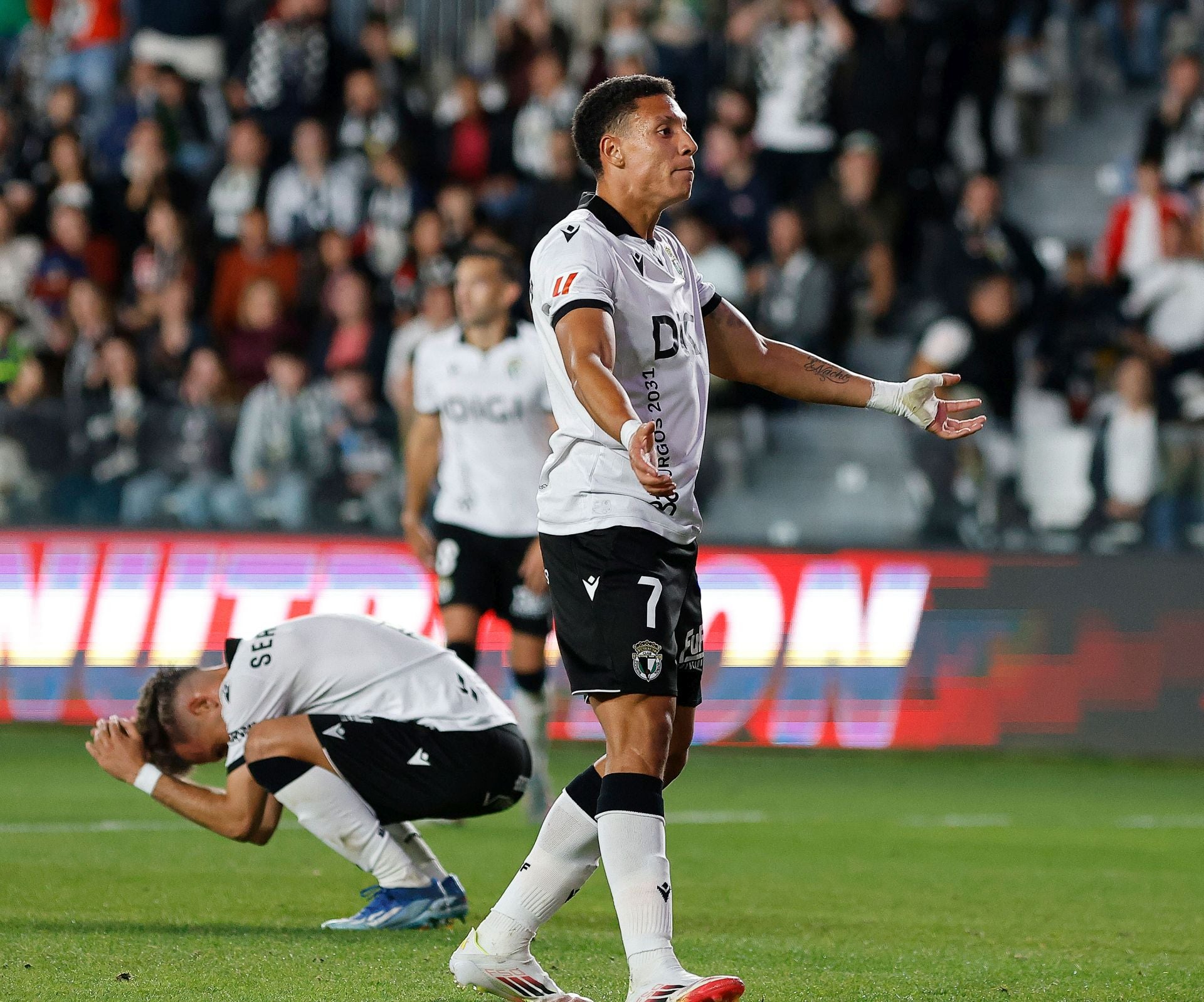 El derbi entre el Burgos CF y el Real Valladolid, en imágenes