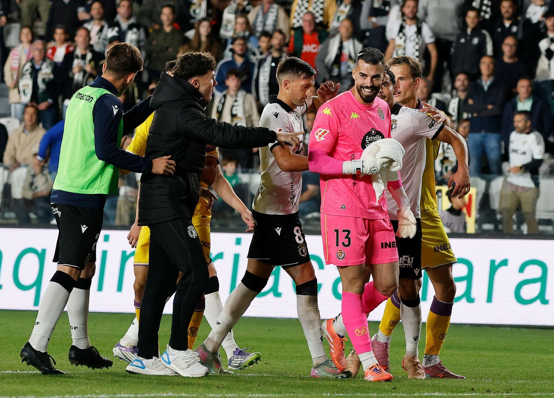 El derbi entre el Burgos CF y el Real Valladolid, en imágenes