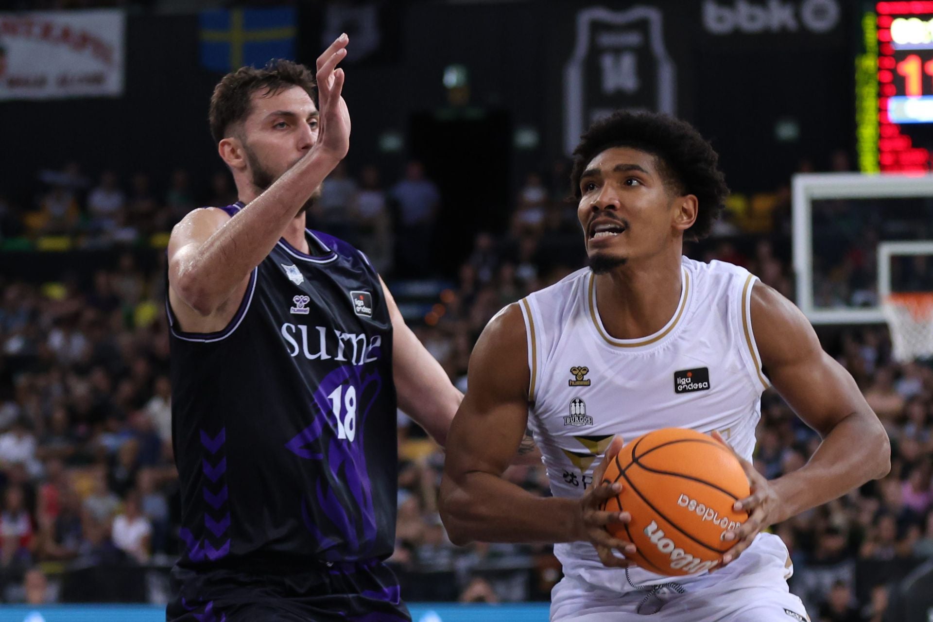 El encuentro del San Pablo Burgos frente al Bilbao Basket, en imágenes