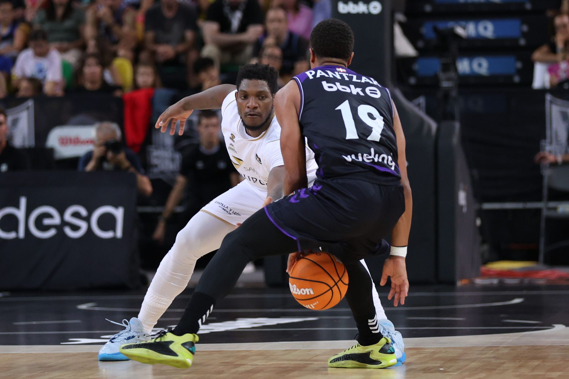El encuentro del San Pablo Burgos frente al Bilbao Basket, en imágenes