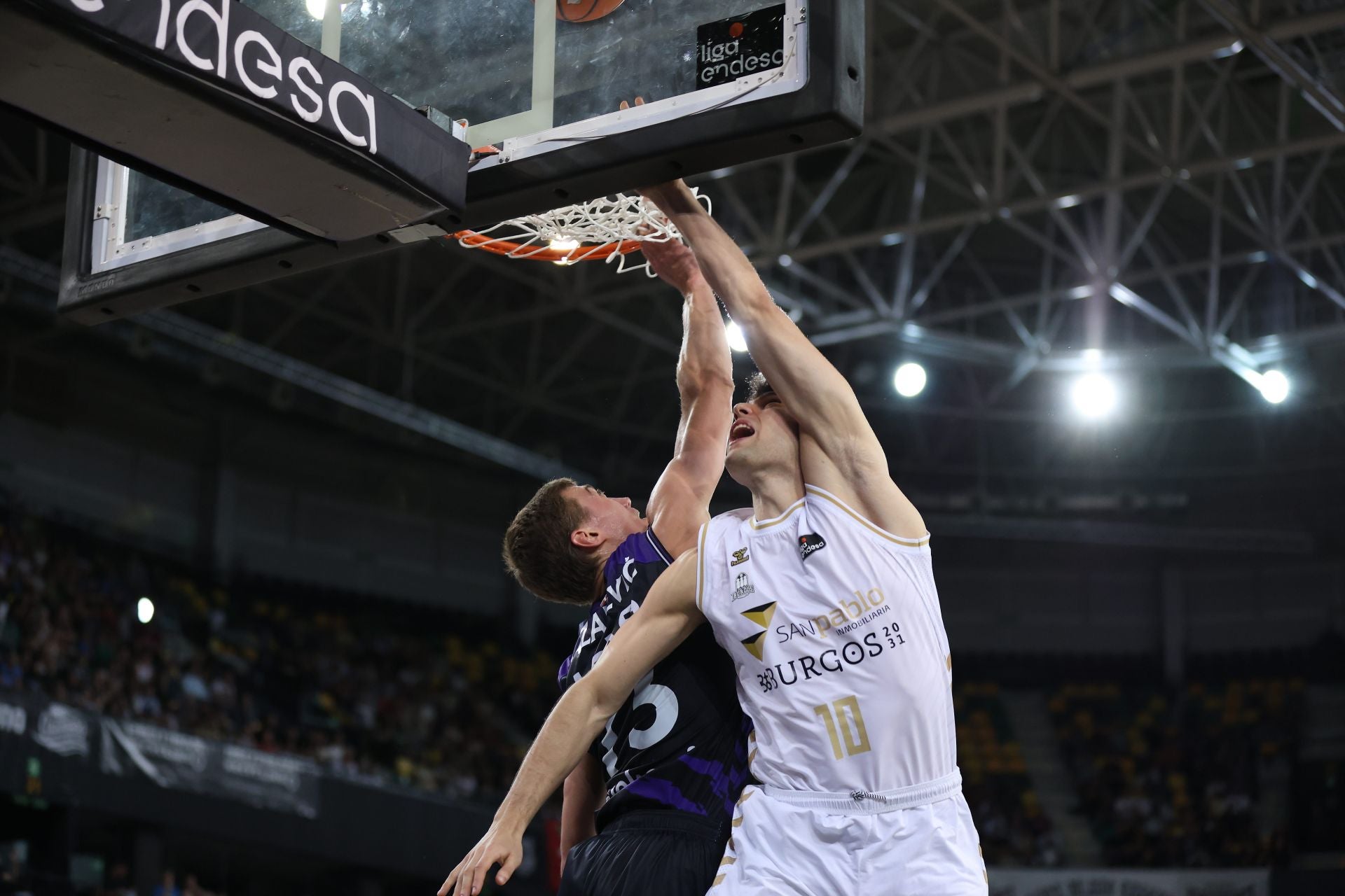 El encuentro del San Pablo Burgos frente al Bilbao Basket, en imágenes