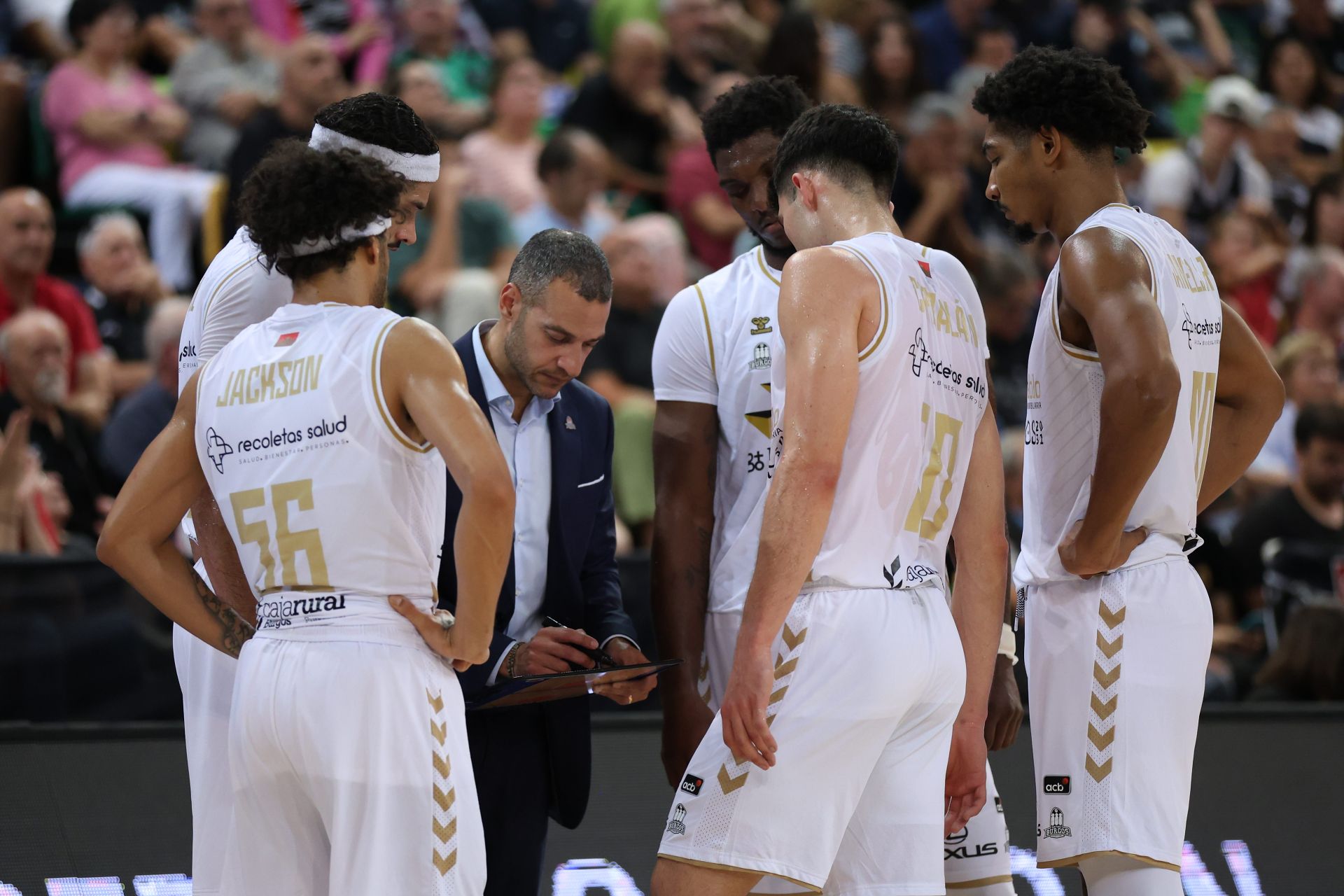 El encuentro del San Pablo Burgos frente al Bilbao Basket, en imágenes