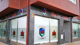 Fachada del The Red Castle School.