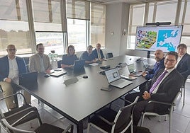 Reunión de miembros del Ayuntamiento de Aranda y representantes de ADIF.