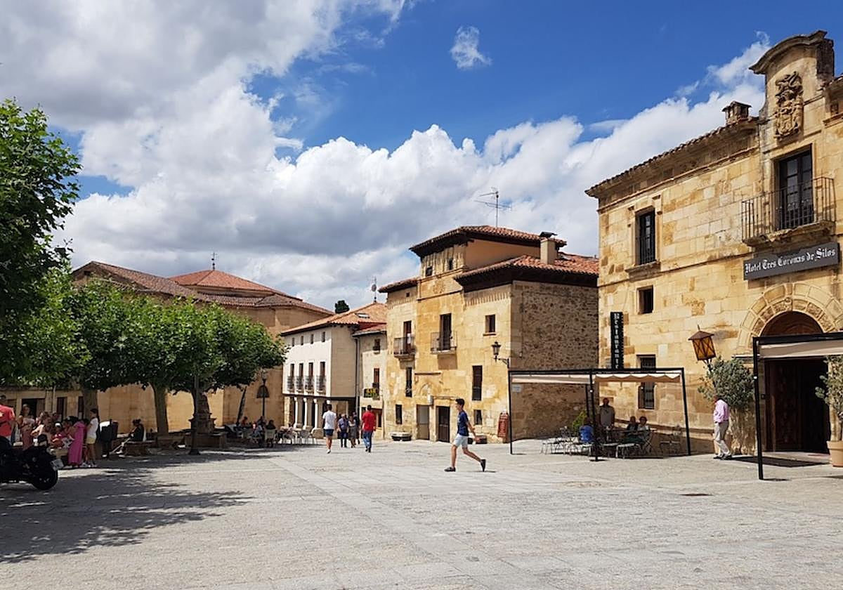 Plaza de Santo Domingo de Silos.