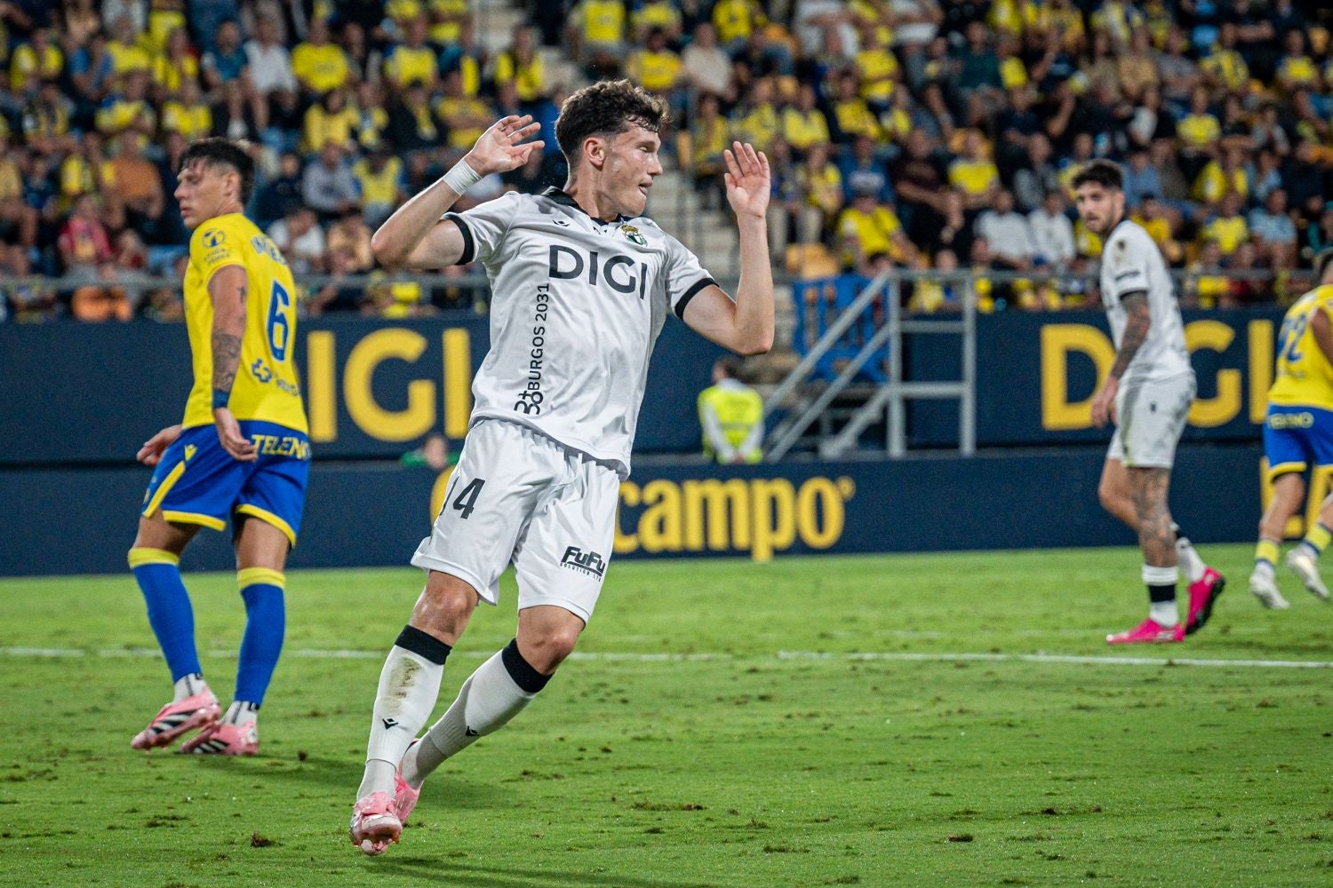 La victoria del Burgos CF en Cádiz, en imágenes