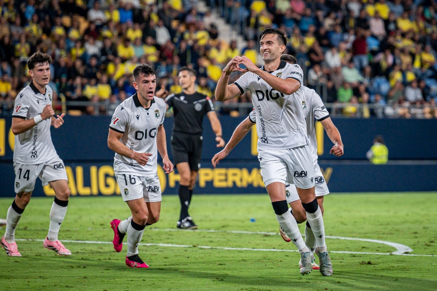 La victoria del Burgos CF en Cádiz, en imágenes