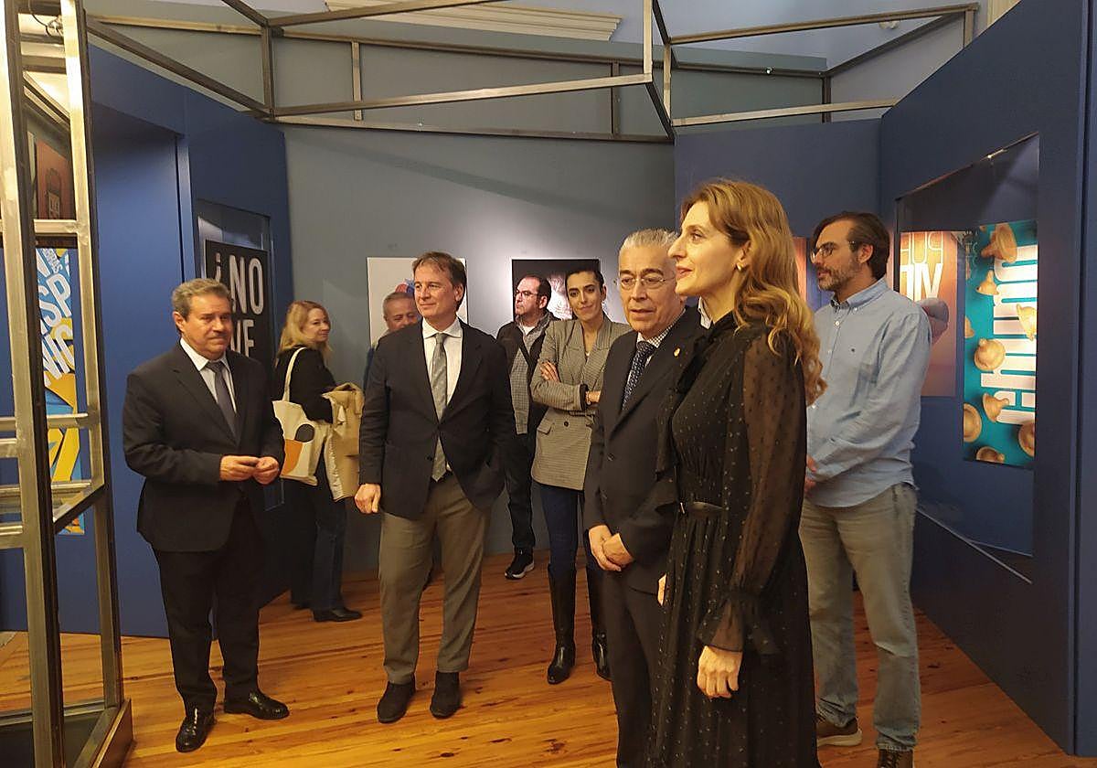 La viceconsejera de Acción Cultural y presidenta del Instituto Castellano y Leonés de la Lengua, Mar Sancho, en la inauguración de la muestra.
