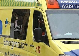 Imagen de archivo de una ambulancia durante un servicio.