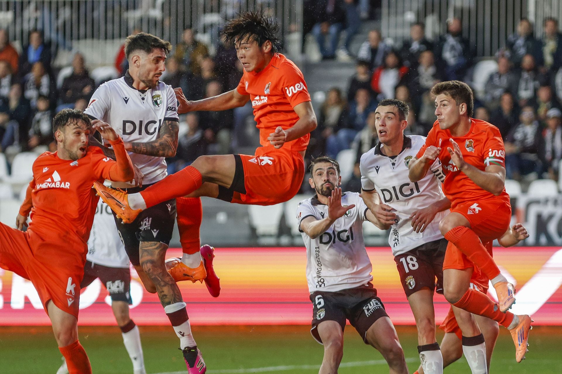 Todas las imágenes del encuentro entre el Burgos CF y la Real Sociedad B