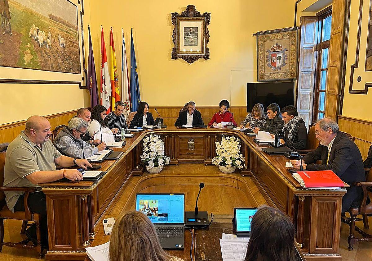 Pleno del Ayuntamiento de Medina de Pomar del 27 de octubre, en el que se aprobaron los presupuestos.