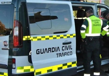Herido un hombre tras volcar con su turismo en Burgos