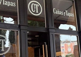 Acceso a Cañas y Tapas desde la Plaza Mayor.