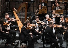 Parte de la OSBu en un concierto.
