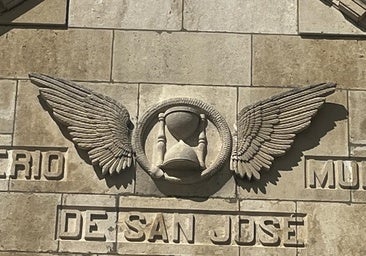 El extraño signo del pecado de Eva y Adán que preside el cementerio de Burgos